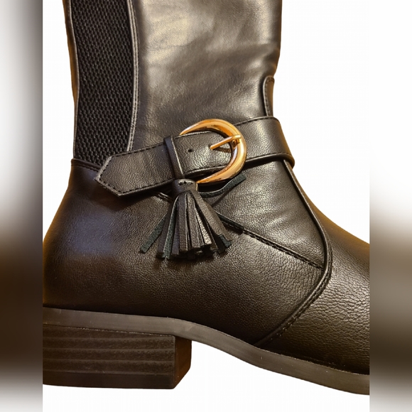 NWOB Ccomfort size 7 black boots - Picture 8 of 16